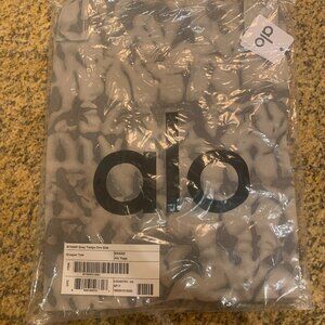 Alo Yoga Large Gray Canvas Gym Bag Travel Training Carry-On - Never opened